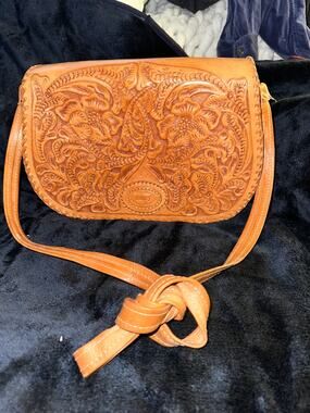 VINTAGE ROOMY SERGIO'S COLLECTION HAND TOOLED LEATHER ESPERANZA SADDLEBAG PURSE